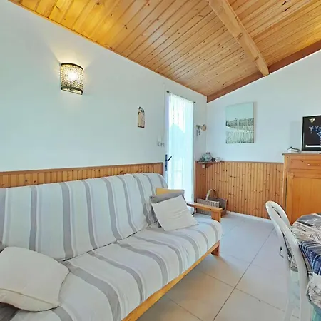Holiday home Charmante Maison Avec Mezzanine, Piscine Chauffee, A 600m De La - - Fr-1-224a-586 Bretignolles-sur-Mer