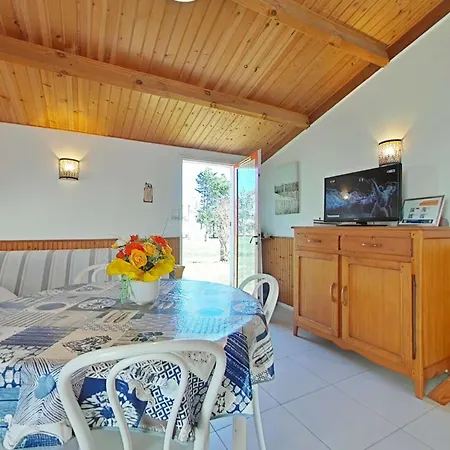 Charmante Maison Avec Mezzanine, Piscine Chauffee, A 600m De La - - Fr-1-224a-586 Brétignolles-sur-Mer